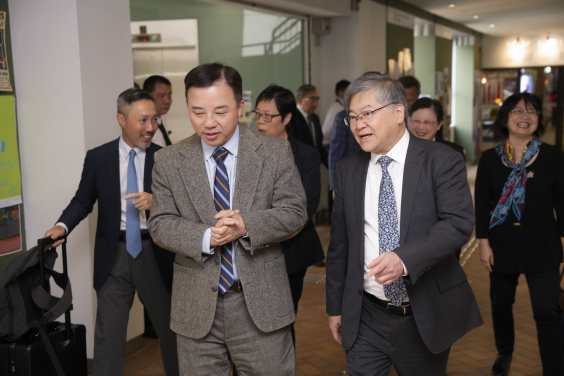 香港大學於3月25日舉行般咸道東閘開幕儀式。