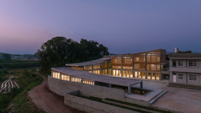 港大明德工程廣西貴港獨嶺教育文化中心項目榮獲2025 年度Architizer A+大獎。