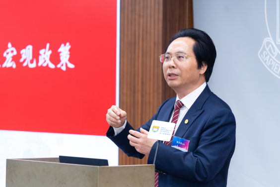 Professor Xianhai HUANG, Dean, School of Global Development, Zhejiang University and Distinguished Professor, Changjiang Scholars Programme, delivers a keynote speech.